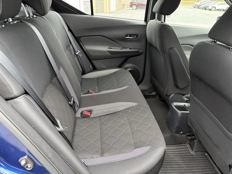 Used 2020 Blue Nissan SV image 16