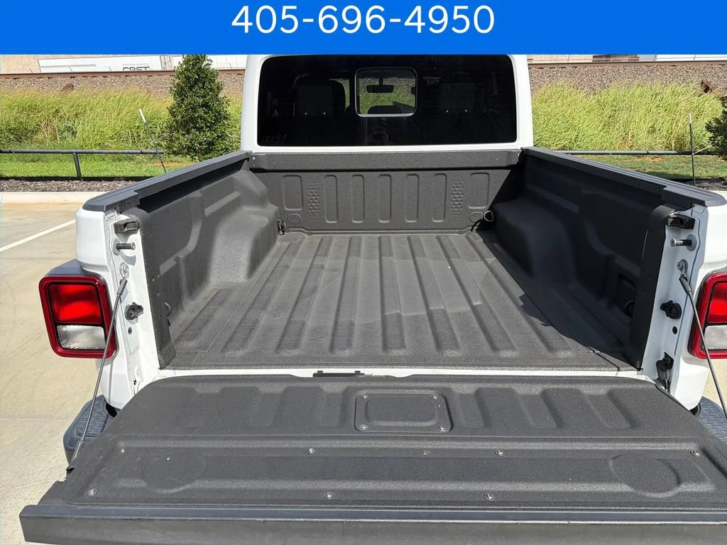 Pre-Owned 2020 Jeep Gladiator Overland