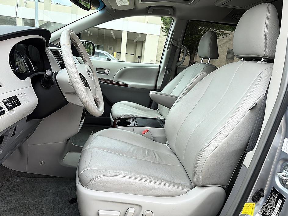 Used 2013 Silver Sky Metallic Toyota XLE image 11