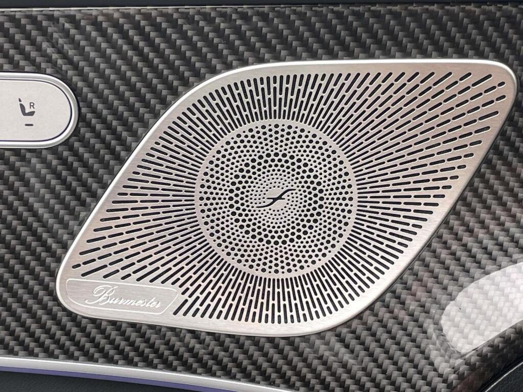 New 2026 MANUFAKTUR Moonlight White Metallic Mercedes-Benz AMG® GLE 63 S image 31