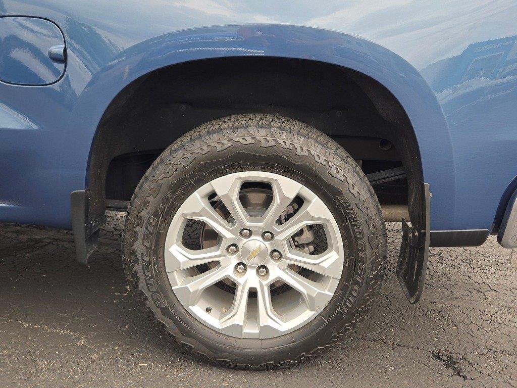 Used 2024 Lakeshore Blue Metallic Chevrolet LTZ image 17