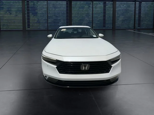 Used 2024 White Honda EX-L image 3