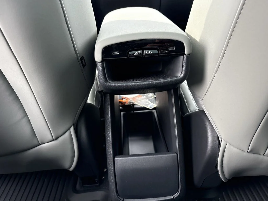 New 2026 Vapour Grey Volvo Ultra image 22