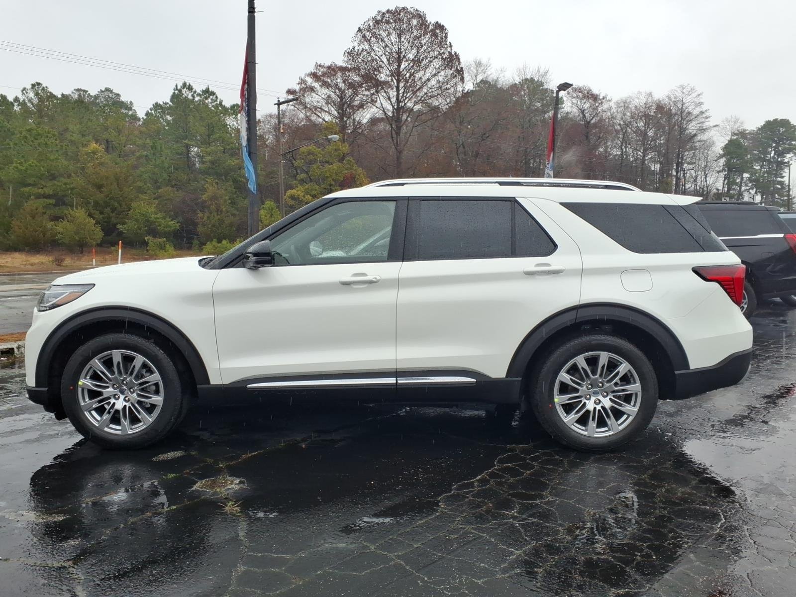 New 2026 Star White Metallic Tri-Coat Ford Platinum™ image 6