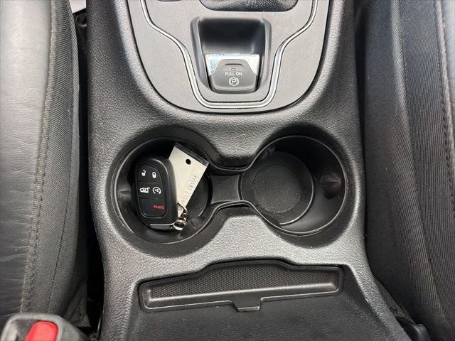 Certified Used 2020 White Jeep Latitude Plus image 24
