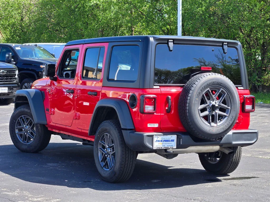 Used 2025 Red Jeep 4-Door Summit 4x4 image 14