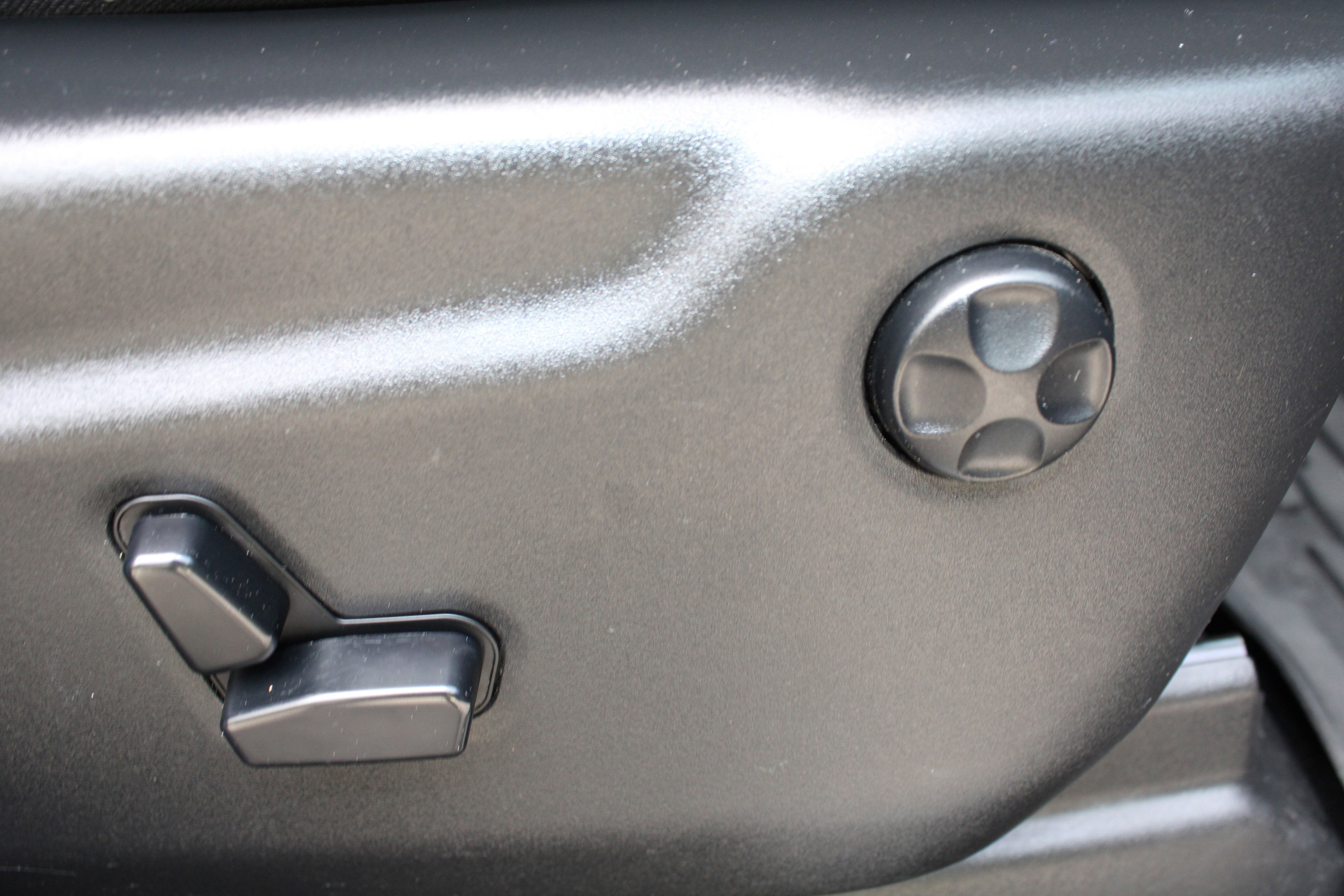 Used 2020 Diamond Black Crystal Pearlcoat Jeep Trailhawk image 24