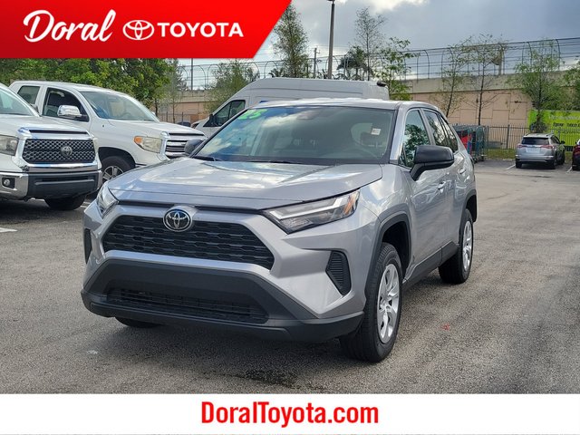 2025 Toyota RAV4 LE