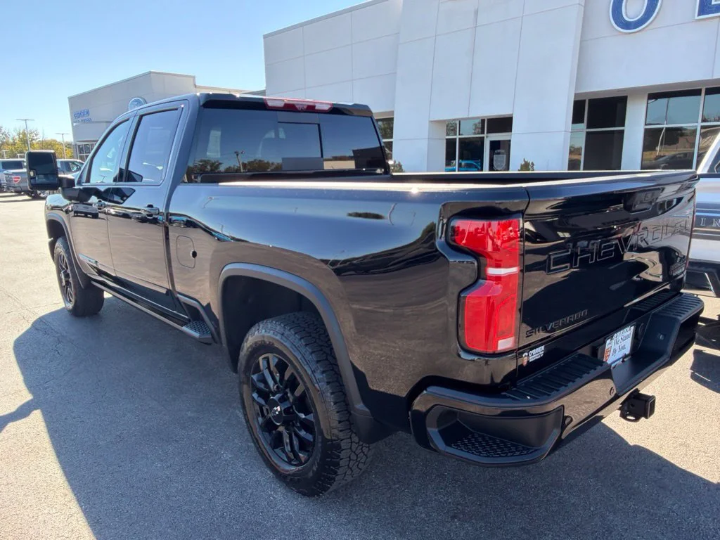 Used 2026 Black Chevrolet High Country image 3