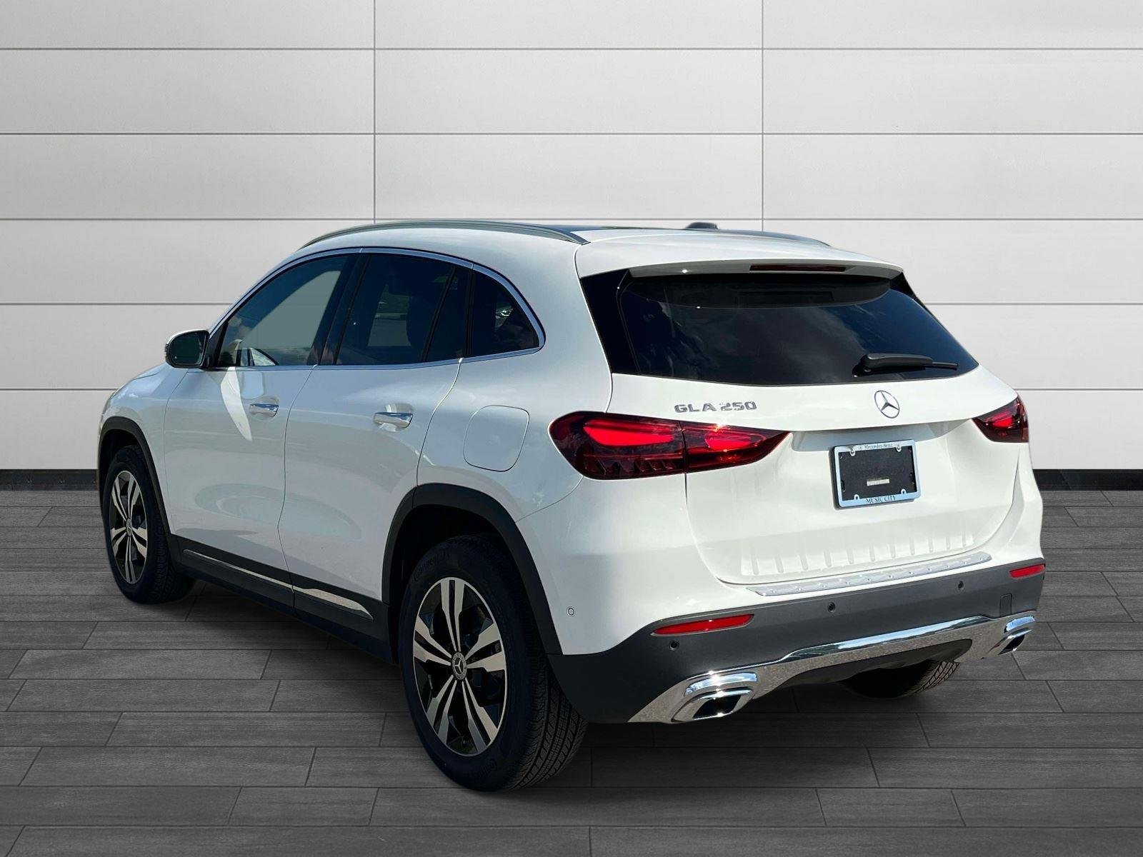Used 2026 Polar White Mercedes-Benz GLA 250 image 5
