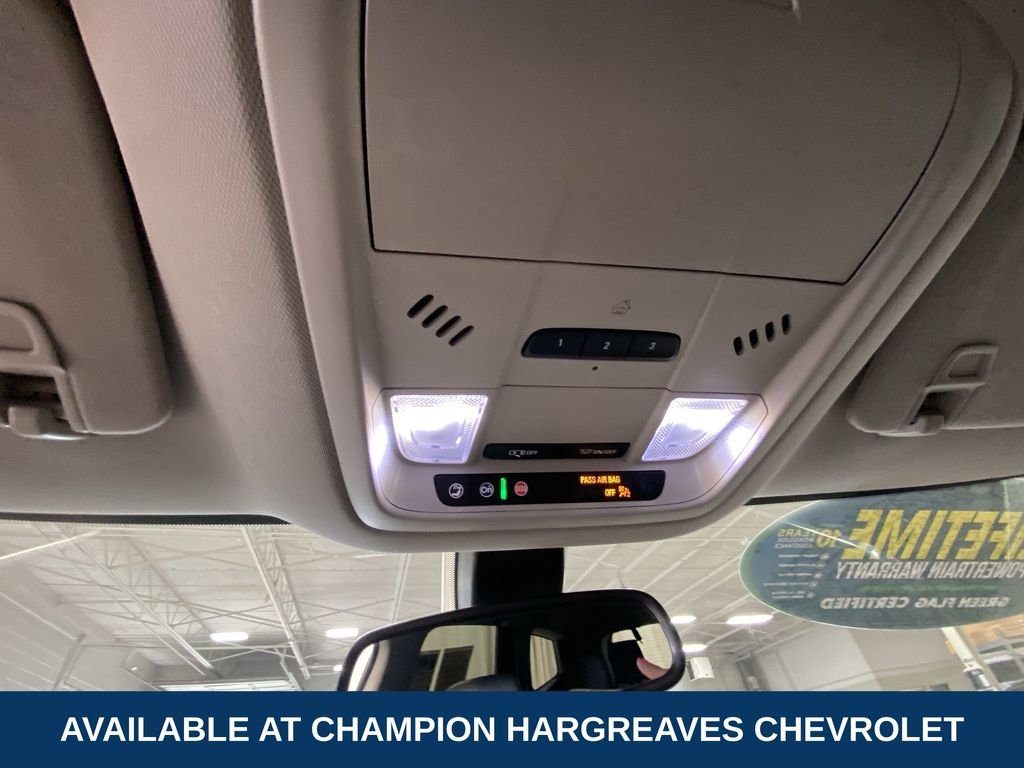 Used 2020 Summit White Buick Essence image 25