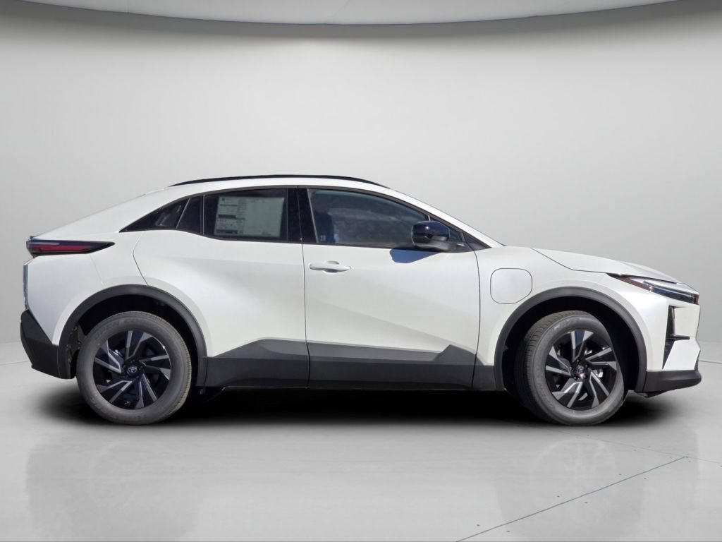 New 2026 Wind Chill Pearl Toyota SE image 22