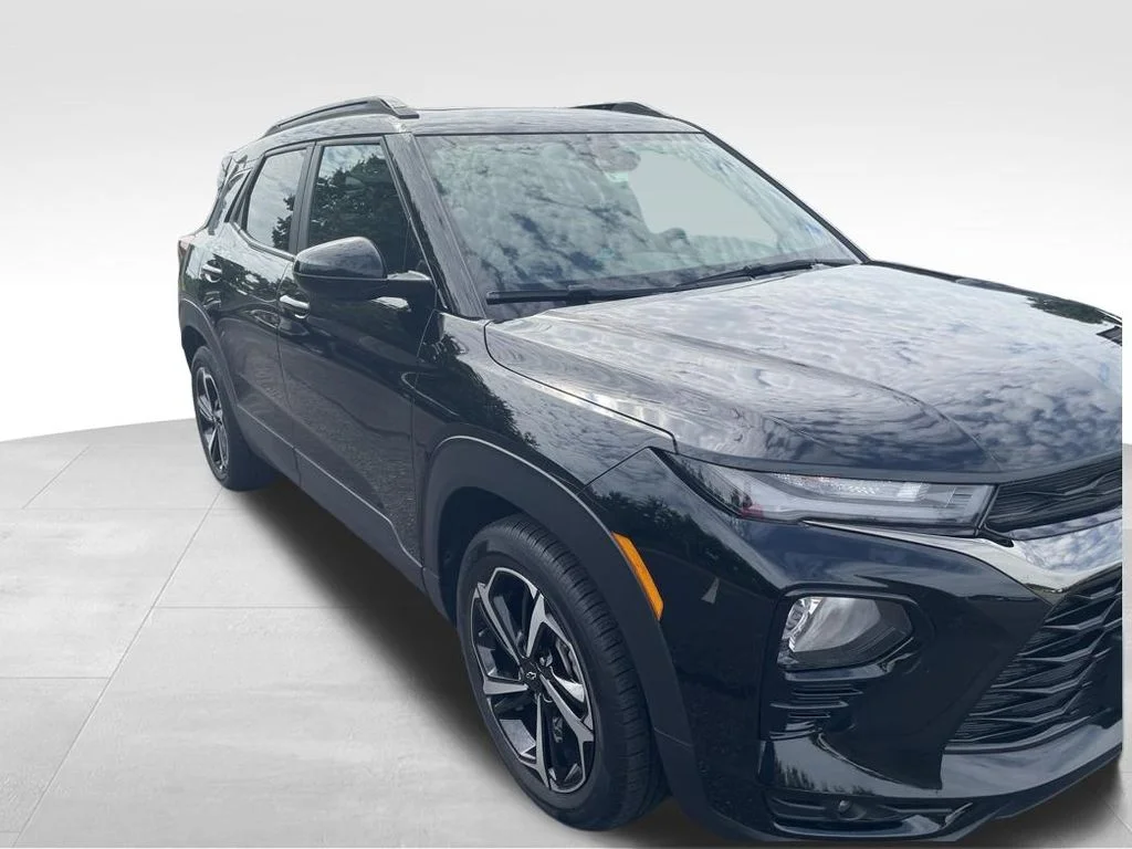 Used 2022 Black Chevrolet RS image 3