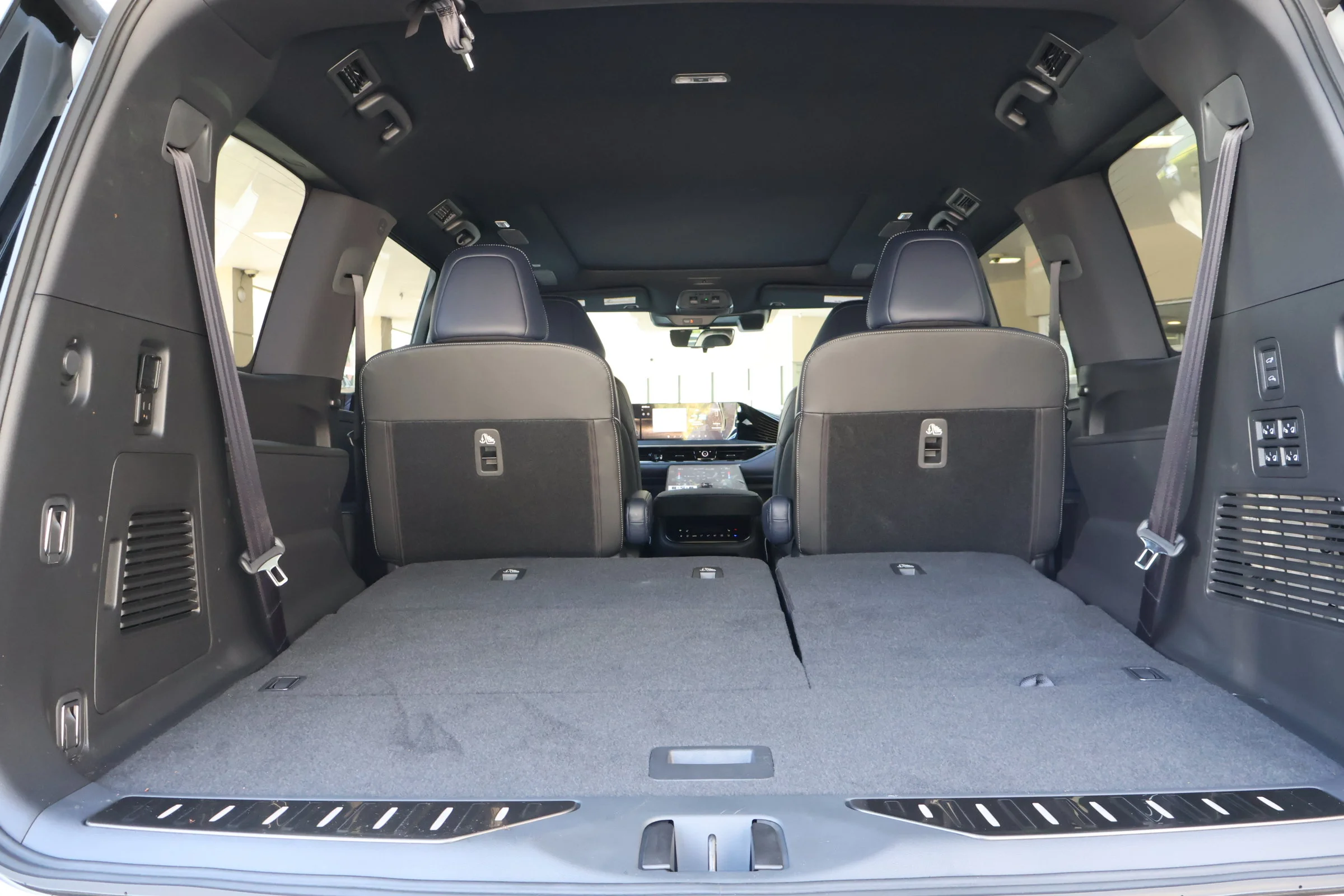 2026 INFINITI QX80 Sport - Photo 18
