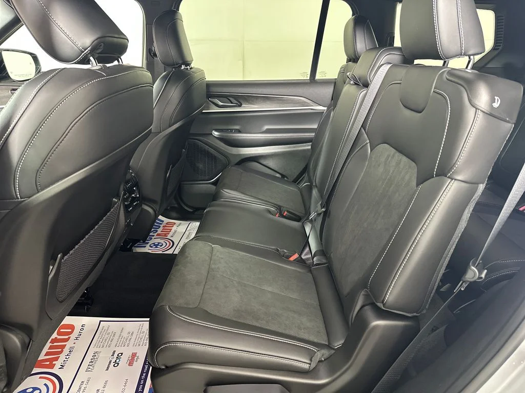 New 2026 Silver Zynith Exterior Paint Jeep Laredo image 24