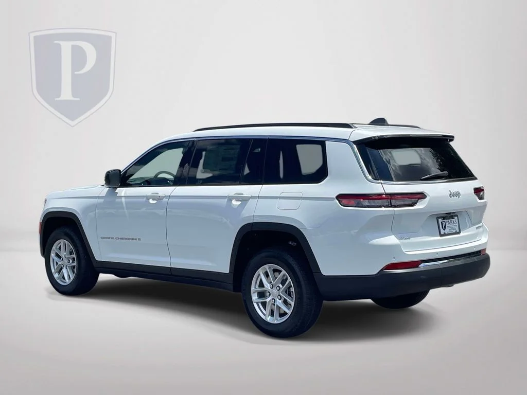 New 2026 Bright White Clear-Coat Exterior Paint Jeep Laredo image 6