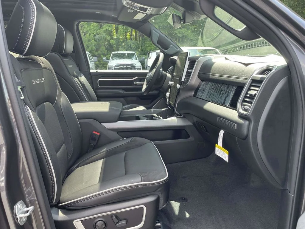 New 2026 Granite Crystal Metallic Clear-Coat Exterior Paint RAM Laramie image 16
