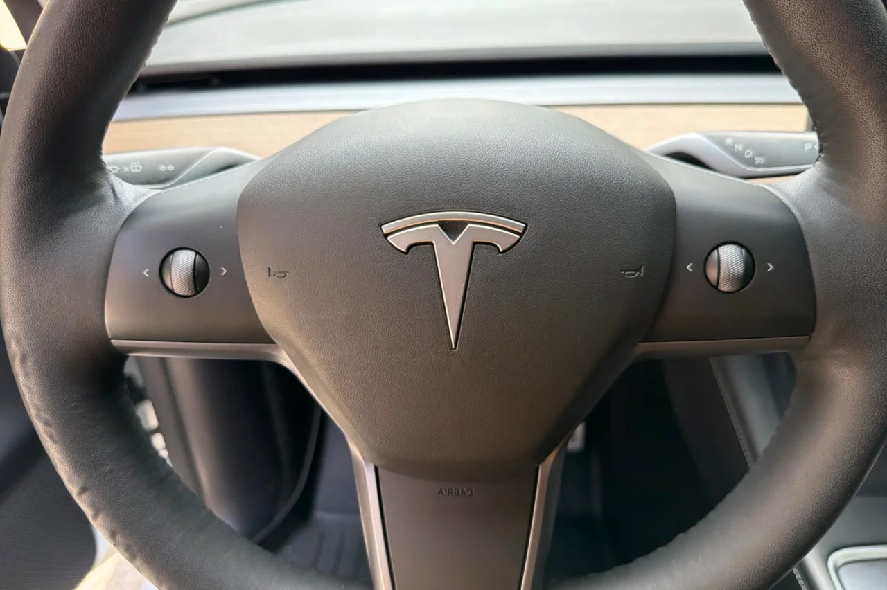 Used 2021 ARCTIC WHITE Tesla Performance image 22