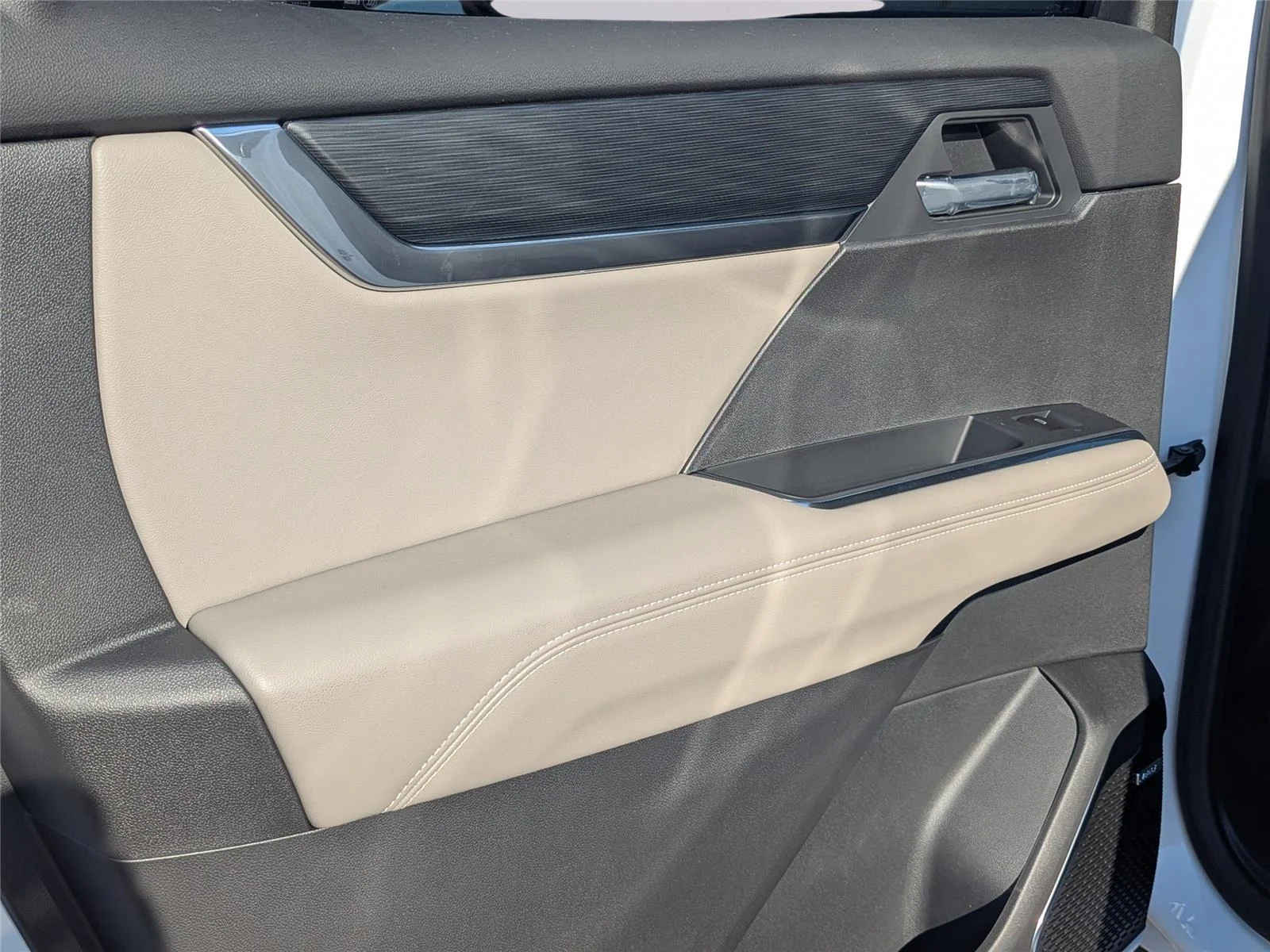 New 2026 Summit White GMC Elevation image 10