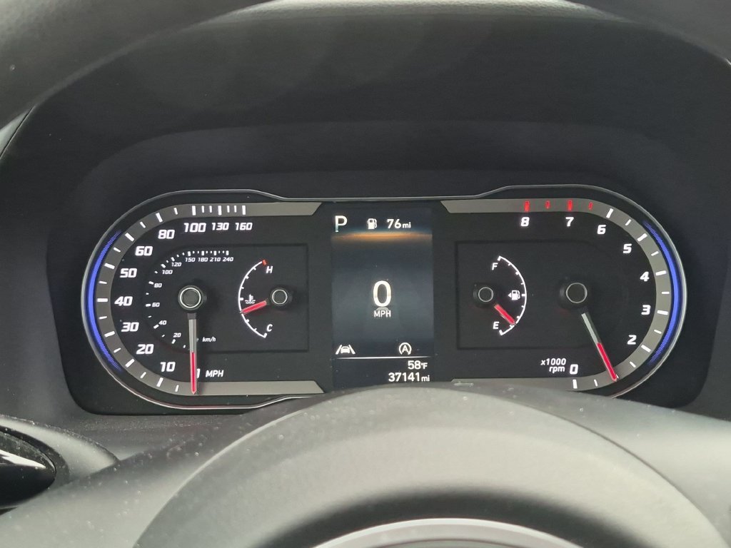 Used 2024 Silver Hyundai SE image 13