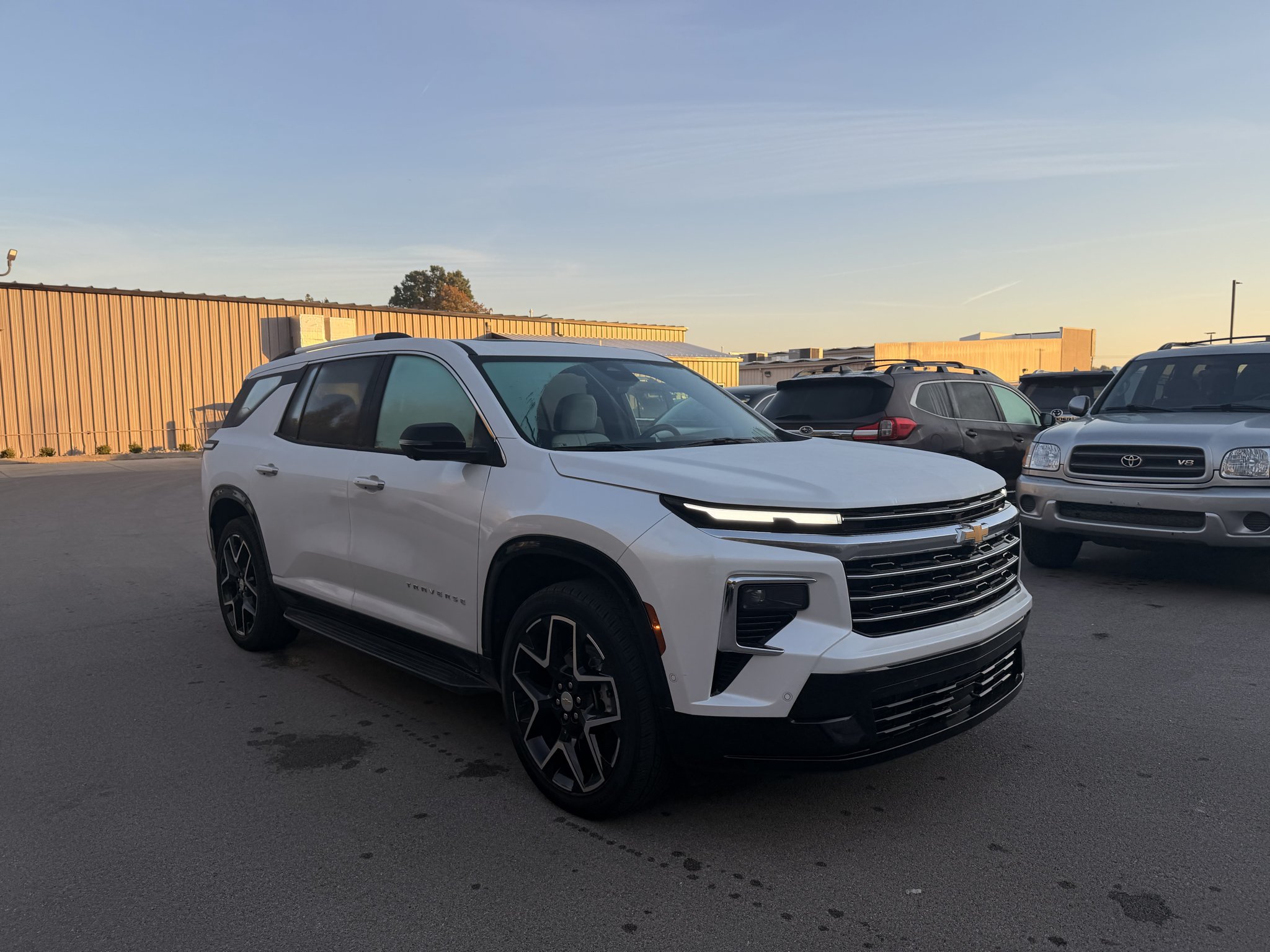 Used 2025 Iridescent Pearl Tricoat Chevrolet AWD High Country image 3