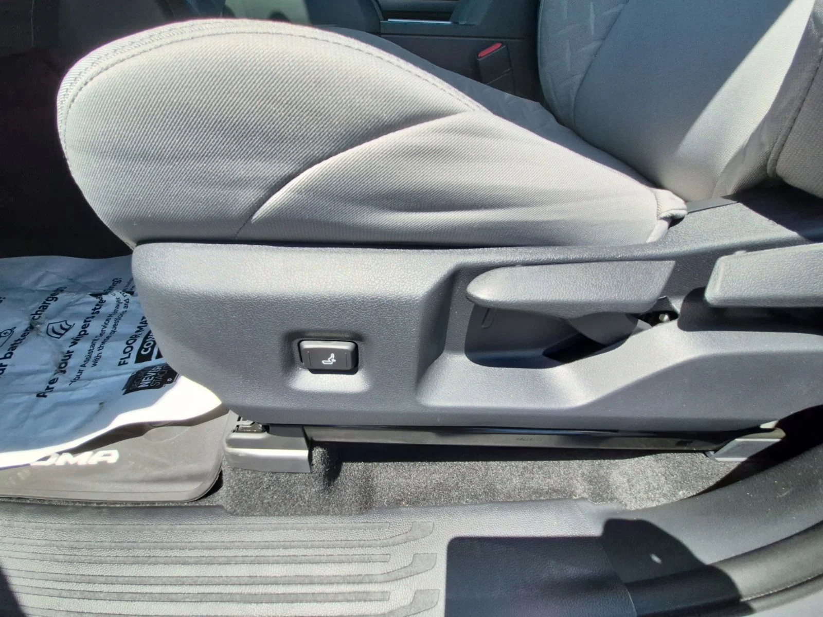 2026 Toyota Tacoma SR5 - Photo 15