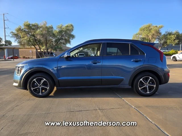 Used 2024 Blue Kia EX image 3