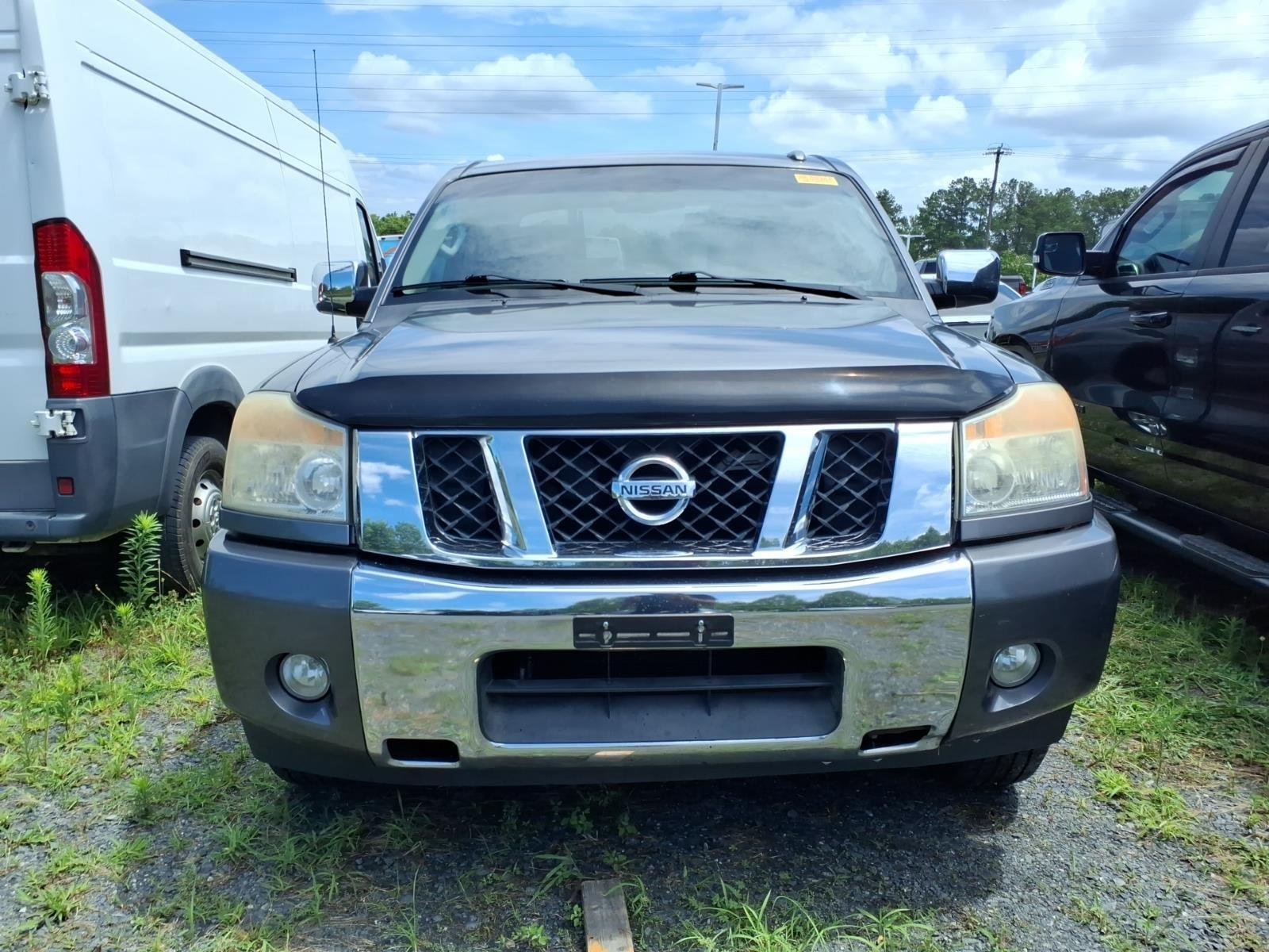 Used 2014 Gun Metallic Nissan SV image 3