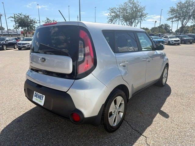 Used 2016 Bright Silver Kia Base image 3