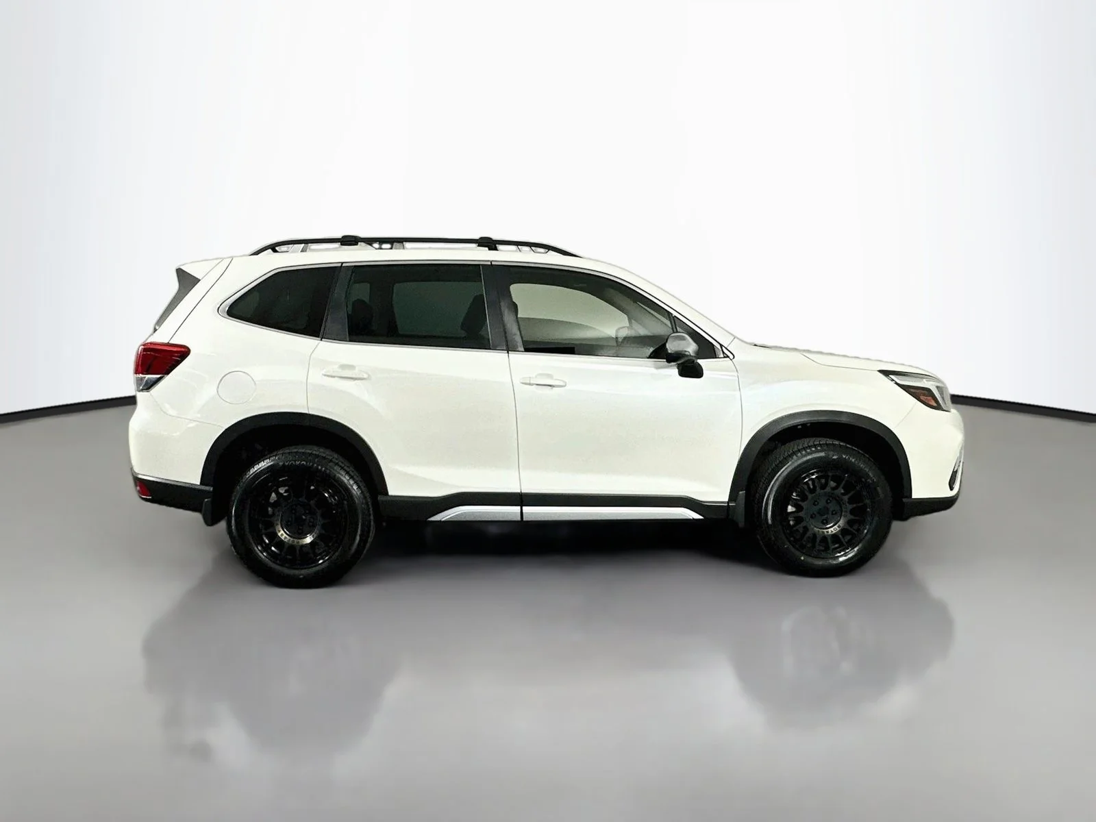 Used 2021 Crystal White Pearl Subaru Touring image 8