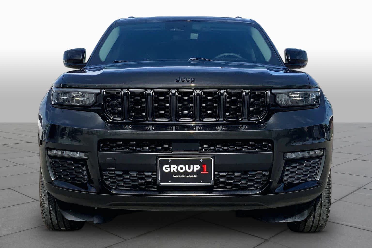Used 2023 Rocky Mountain Pearlcoat Jeep Limited image 4