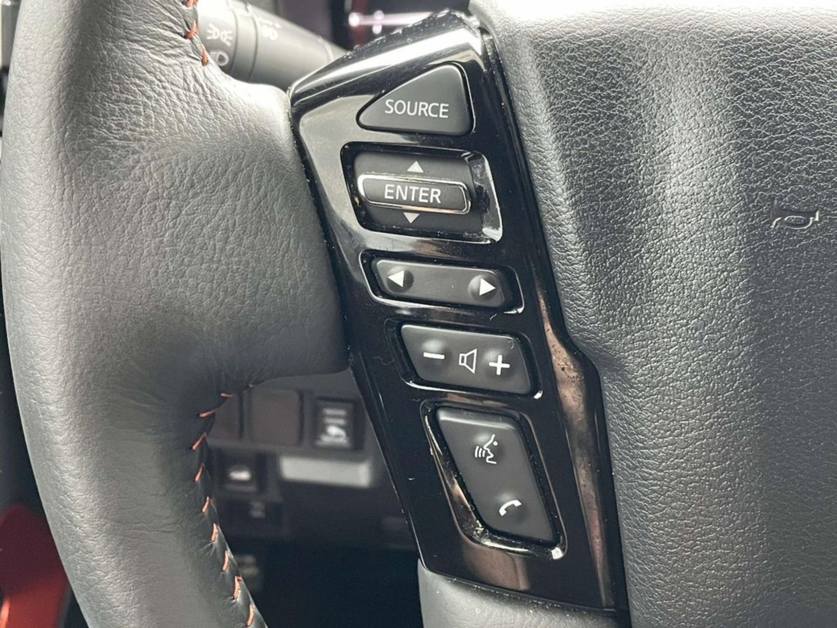 Used 2025 Gray Nissan PRO-4X image 15