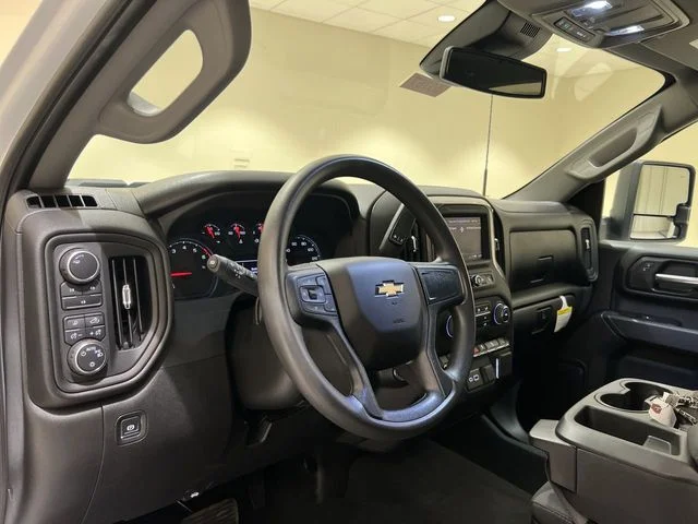 Used 2025 Summit White Chevrolet Custom image 9