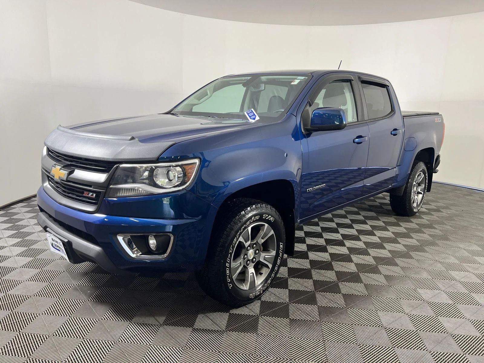 Used 2019 Pacific Blue Metallic Chevrolet Z71 image 30