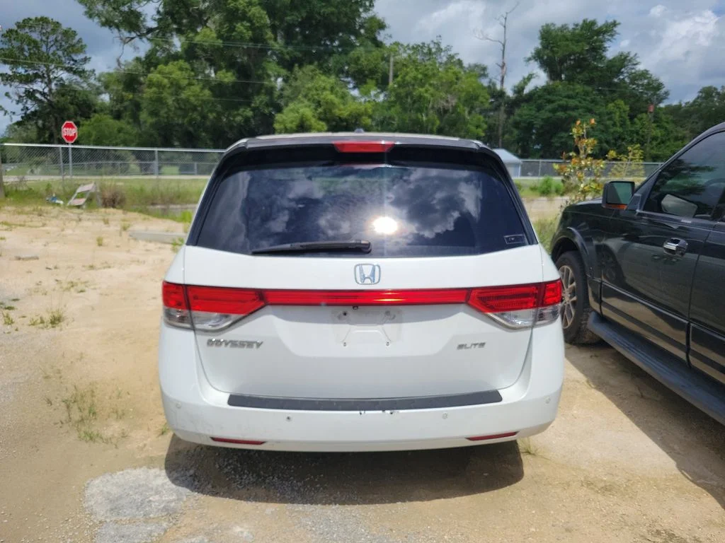 Used 2014 White Honda  image 5