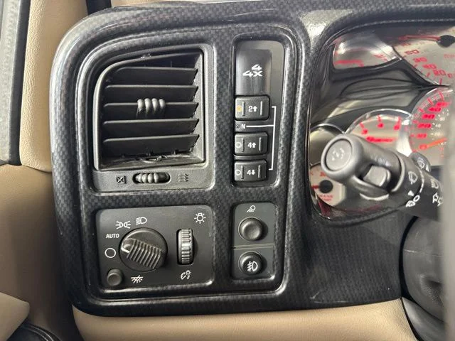 Used 2006 Olympic White GMC SLE2 image 18