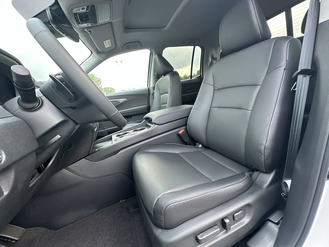 New 2026 Platinum White Pearl Honda RTL AWD image 11