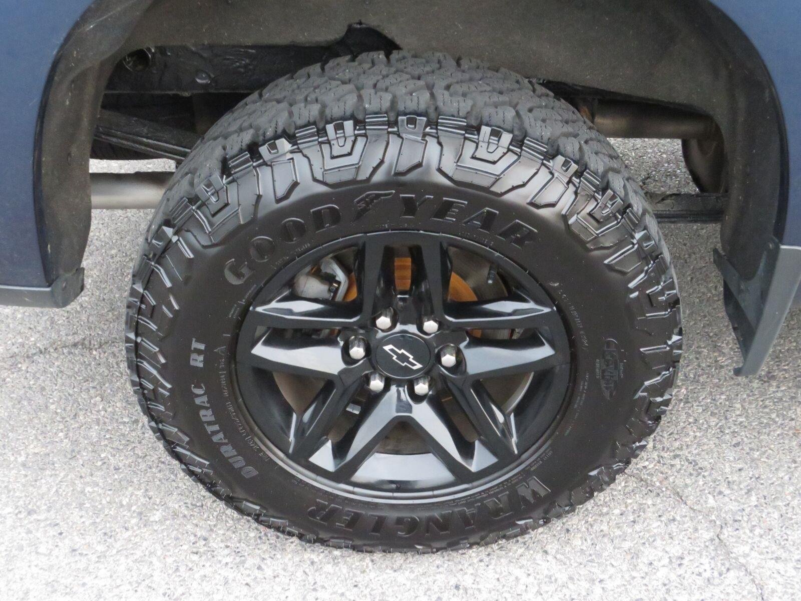 Used 2021 Northsky Blue Metallic Chevrolet LT Trail Boss image 16