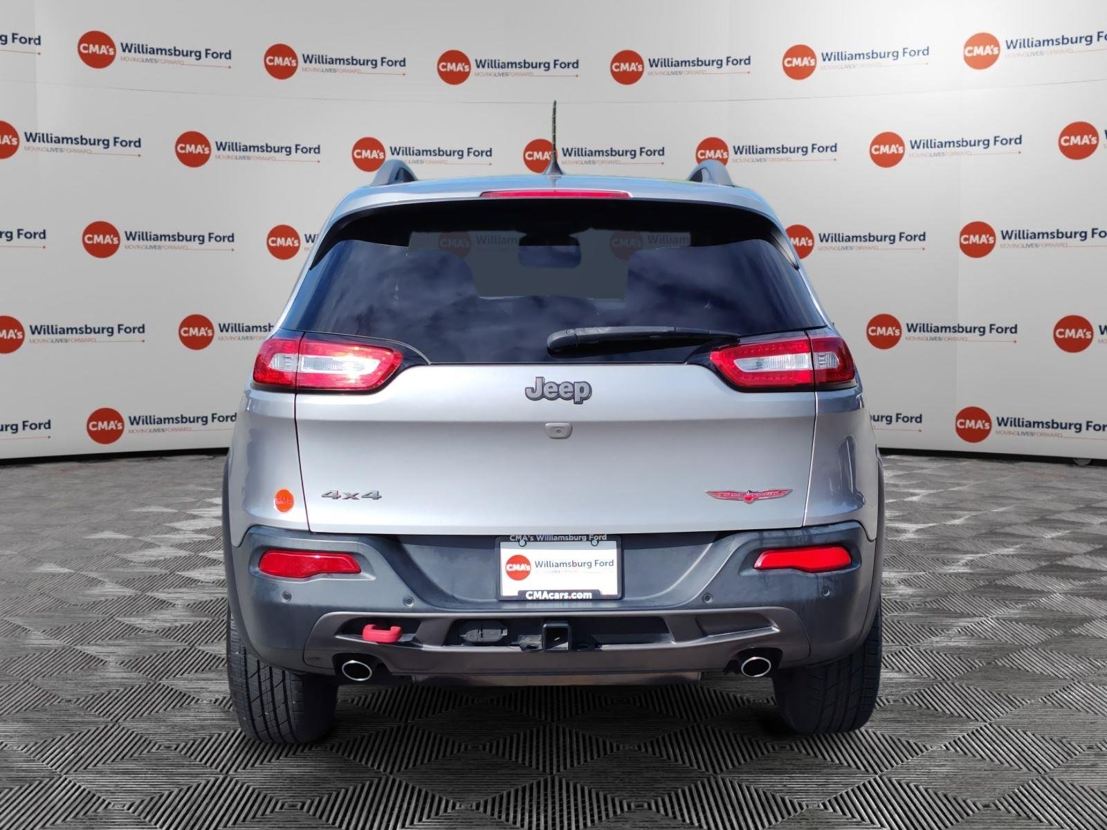 Used 2018 Billet Silver Metallic Clearcoat Jeep Trailhawk image 4