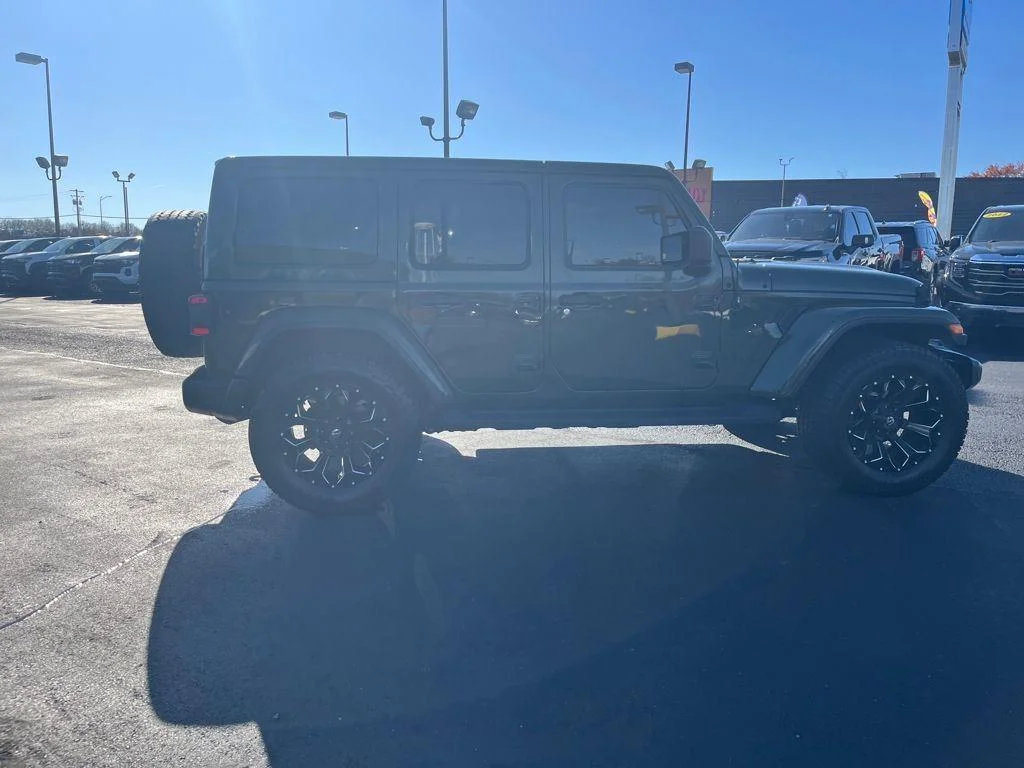 Used 2021 Sarge Green Clearcoat Jeep Unlimited Sahara Altitude image 6