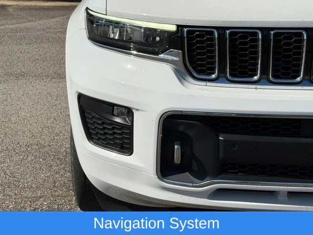 Used 2023 White/off-white Jeep Overland image 11