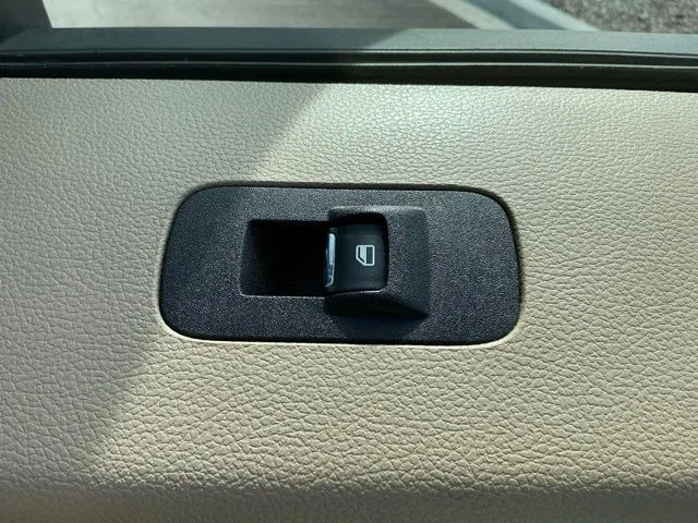 Used 2021 Agate Black Metallic Ford Lariat image 28
