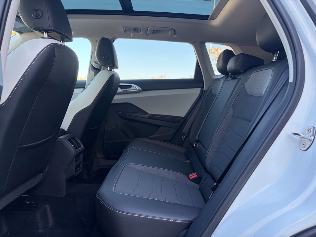 New 2026 Pure White Volkswagen 1.5T SE image 23