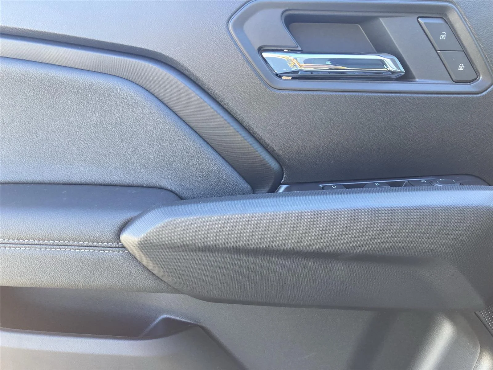 New 2026 Summit White GMC Elevation image 22