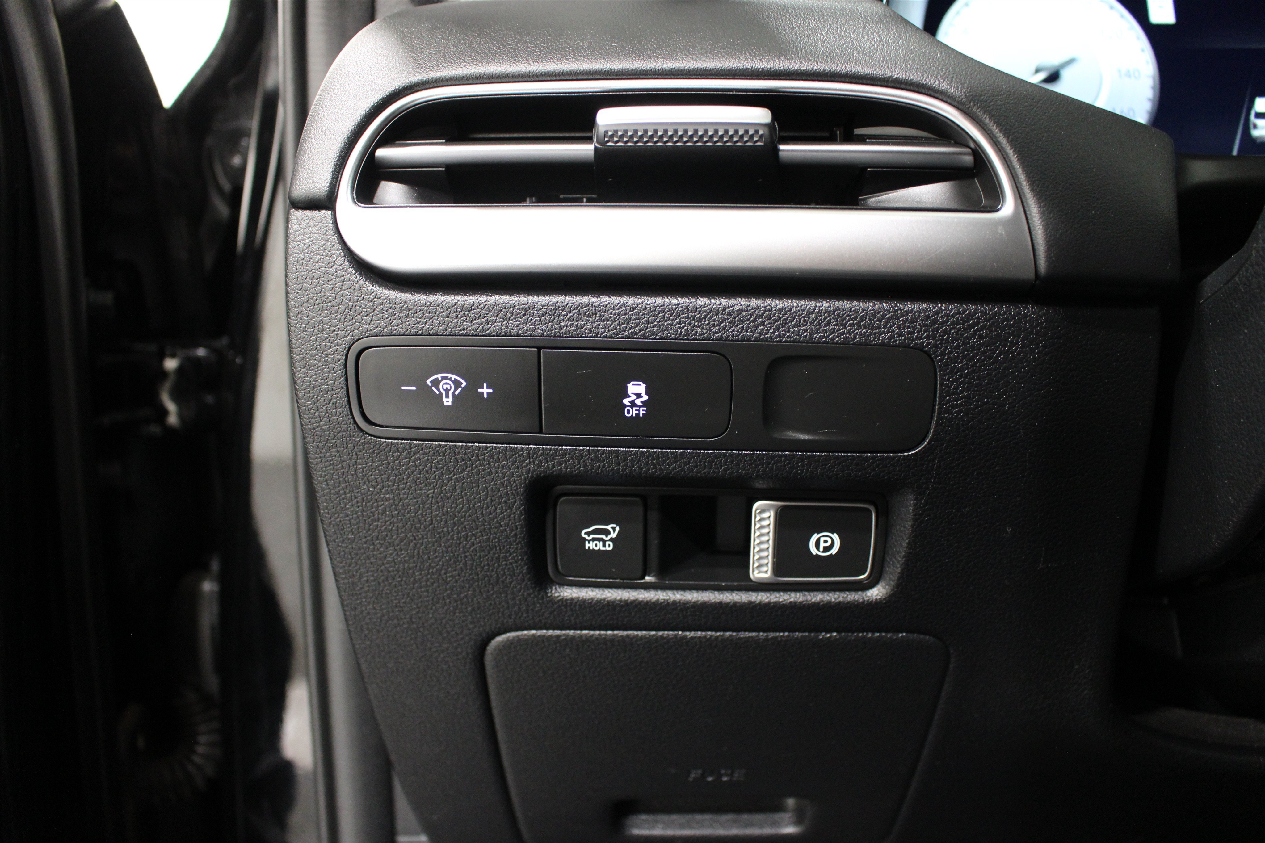 Used 2023 Abyss Black Pearl Hyundai Limited image 9