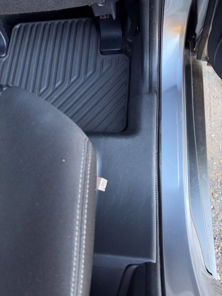 Used 2016 Mercury Gray Metallic Mitsubishi SE image 35