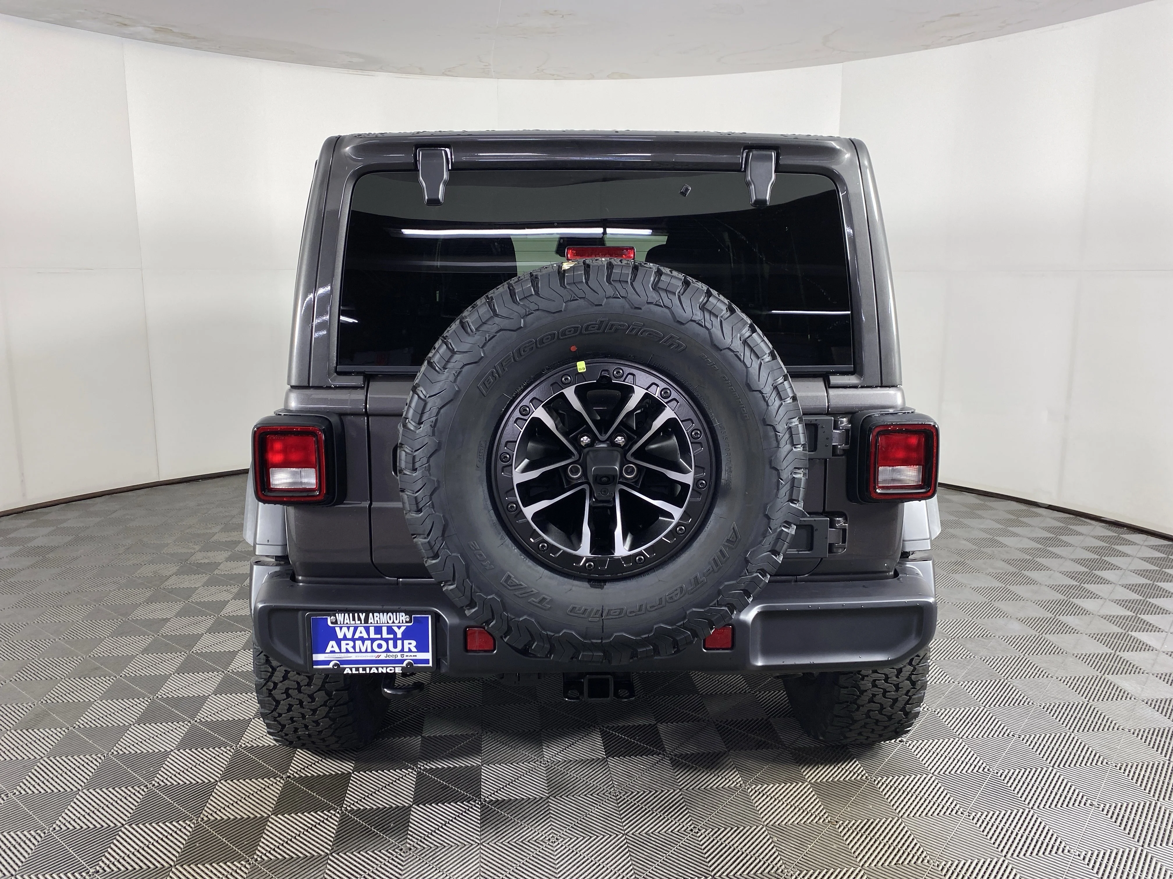 New 2026 Granite Crystal Metallic Clear-Coat Exterior Paint Jeep Willys image 8