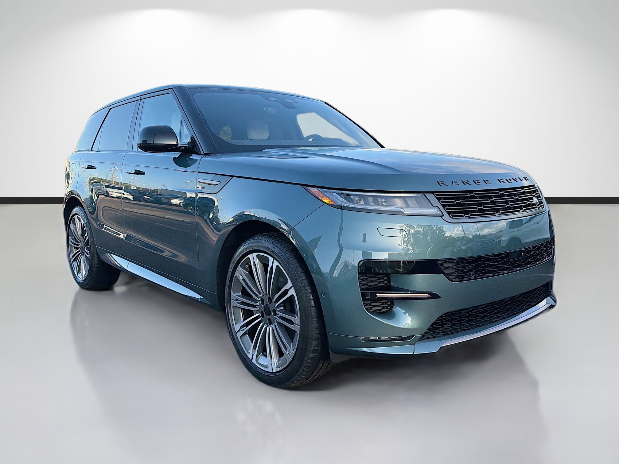 New 2026 Giola Green Land Rover Dynamic SE image 7