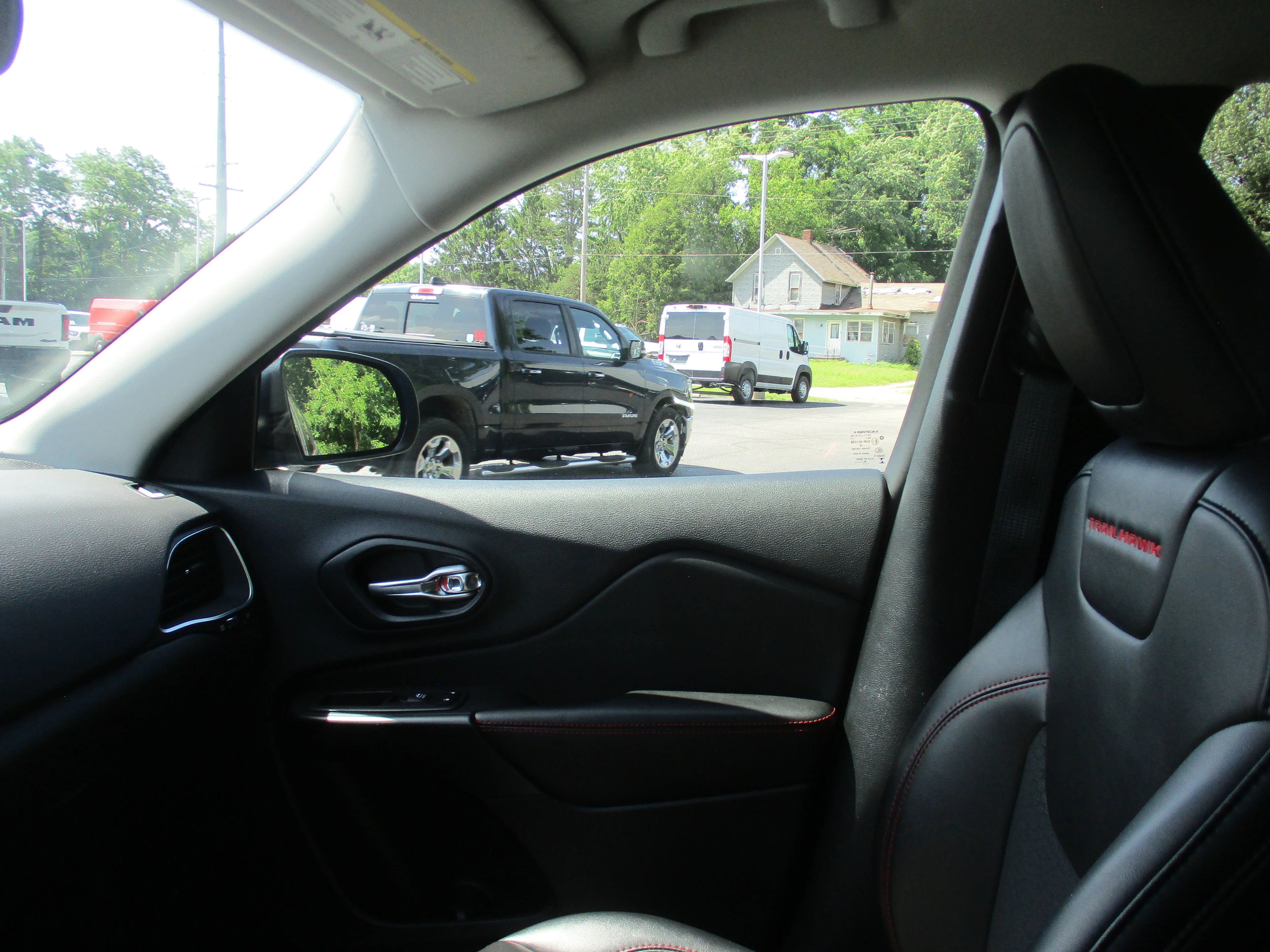 Used 2022 Hydro Blue Pearlcoat Jeep Trailhawk image 35