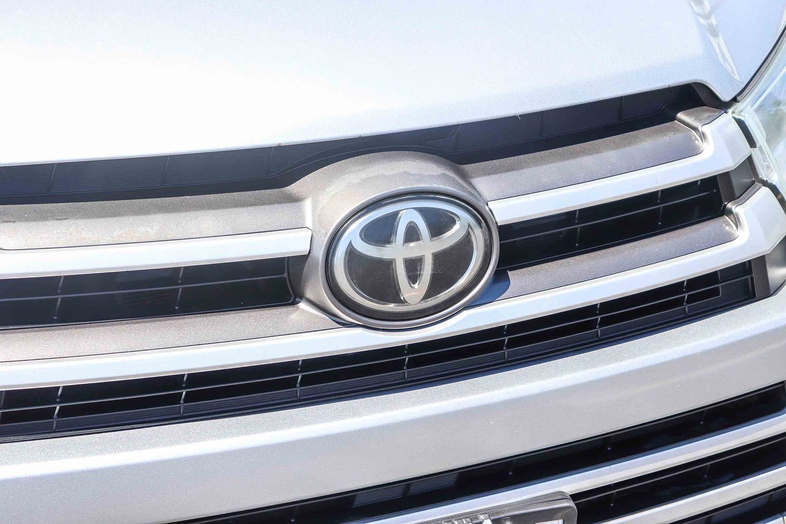 Used 2017 Celestial Silver Metallic Toyota LE image 13